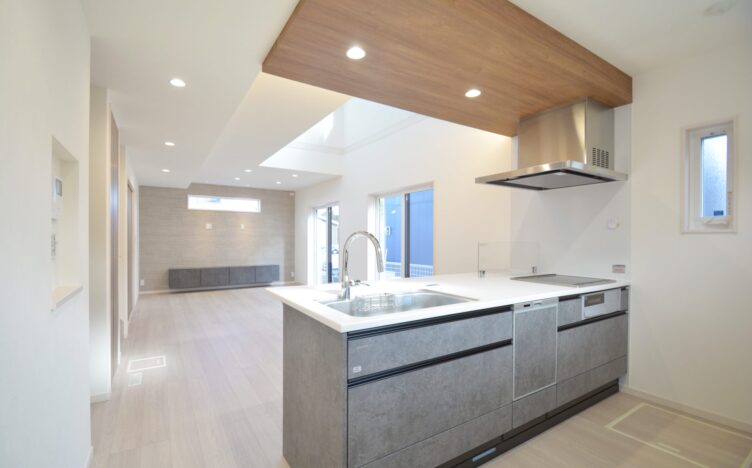 奈良県奈良市/35坪2階建×壁掛けＴＶ・フロート収納の家