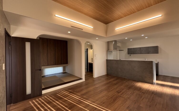 奈良県/37.3坪の小上がりタタミ×ハーフ吹き抜けが魅力の家